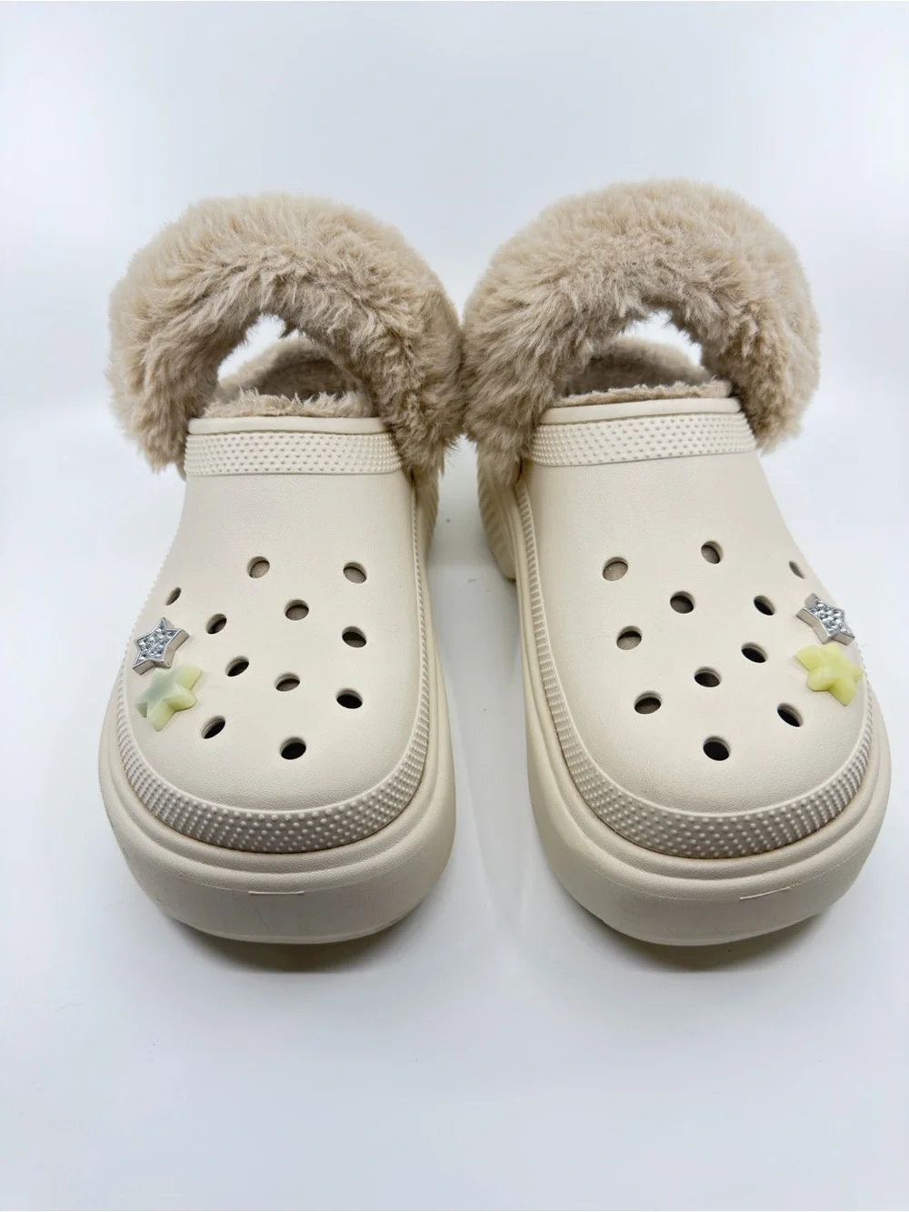 Crocs Stomp Lined Clogs color stucco, featuring a thick platform sole SZ 11